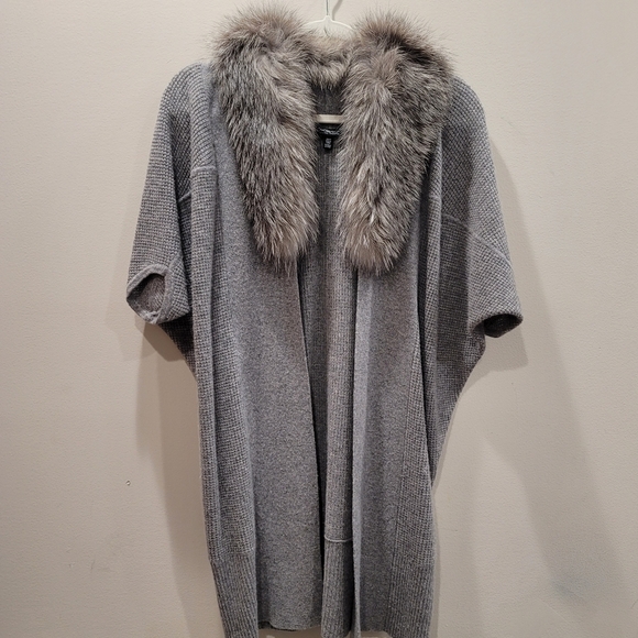 Saks Fifth Avenue Gray Fox Fur Collar Cashmere Shrug w/Dolman Sleeves - XS